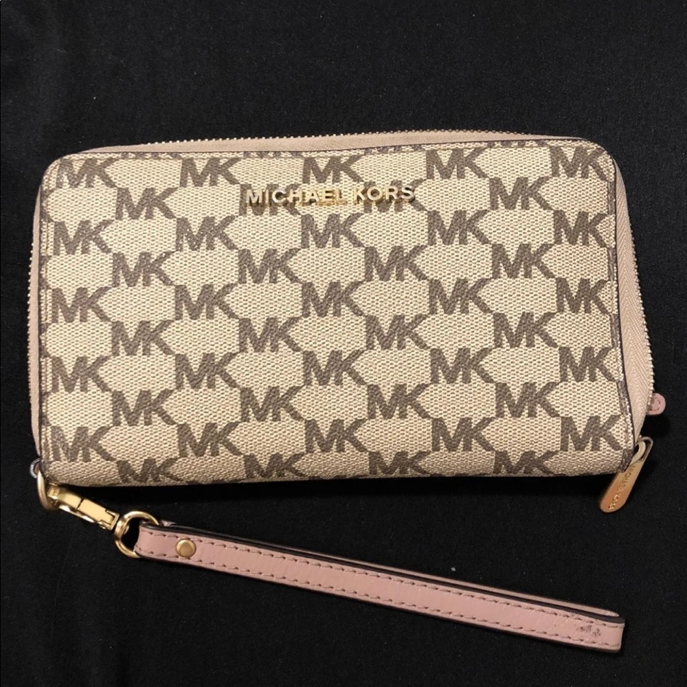 Michael kors wallet